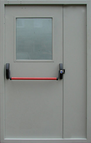 Дверь противопожарная дымогазонепроницаемая EIS90 с антипаникой пуш-бар с остеклением металлическая 